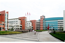 公司承建的高级中学中心广场工程